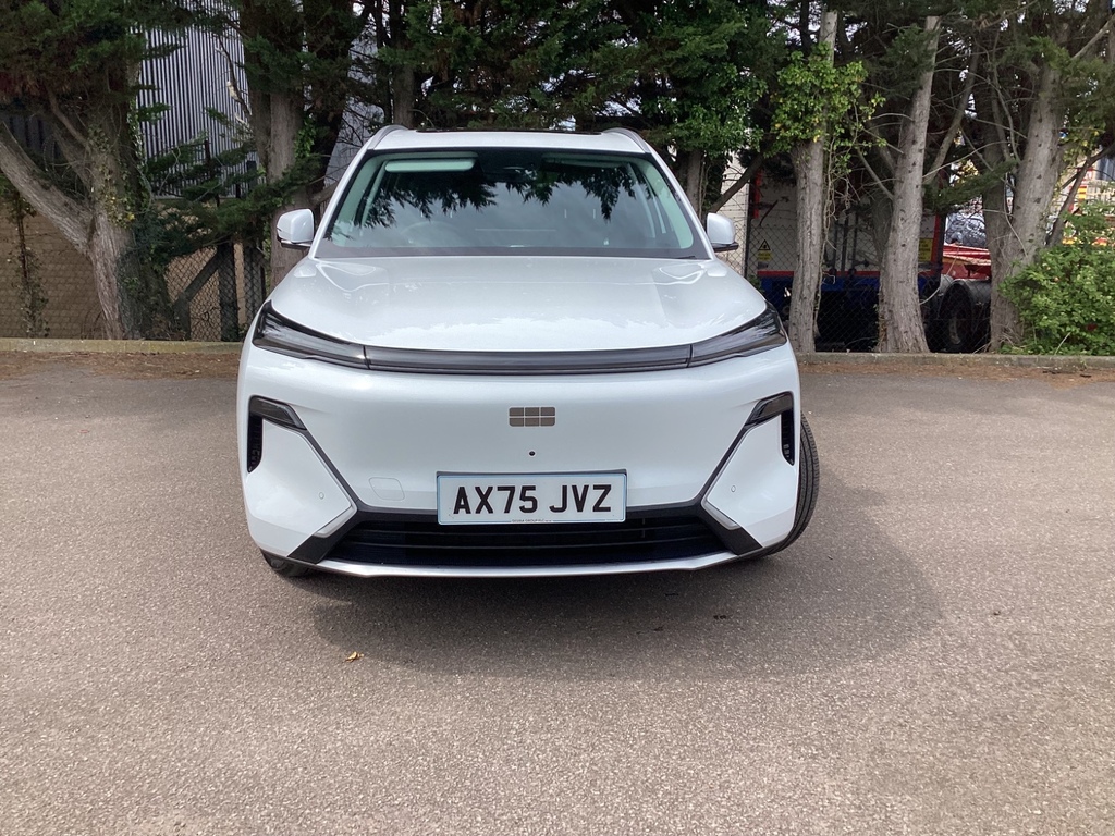 Geely Starray 1.5 Em-i Max Estate White #2
