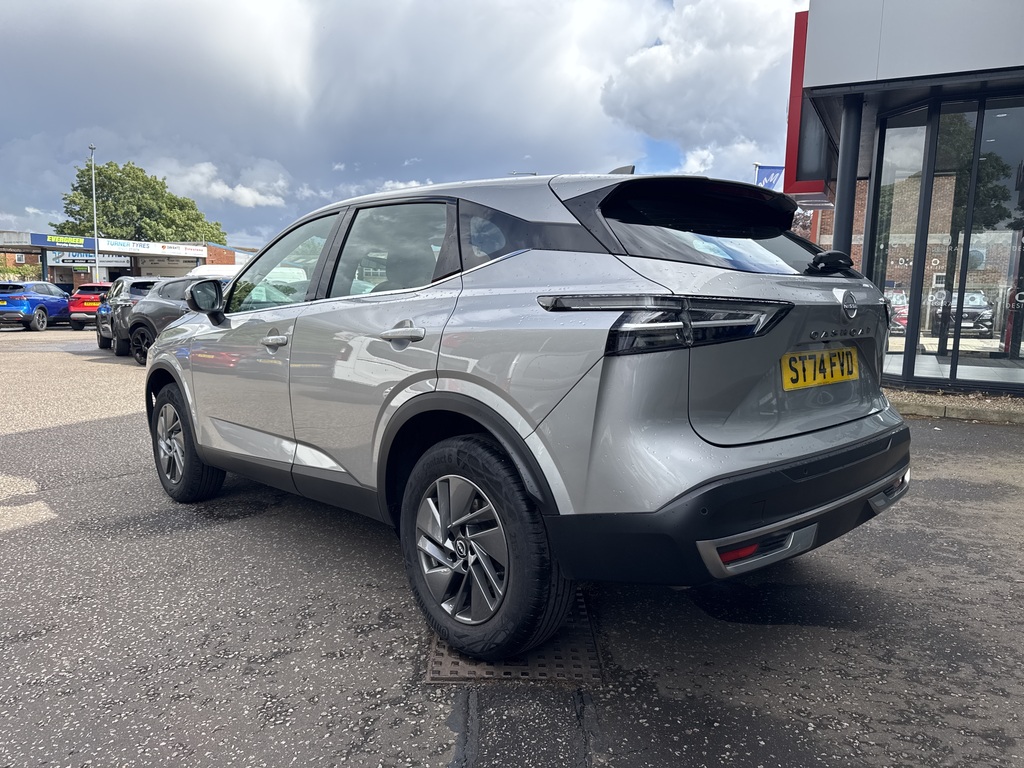 Nissan Qashqai 1.3 Dig-t Mh Acenta Premium ST74FVD Silver #6