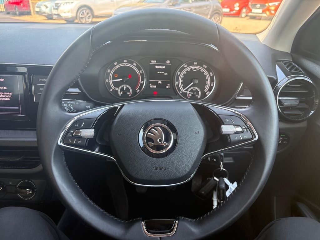 Skoda Fabia 1.0 Tsi Se Comfort WP72GWM Black #2