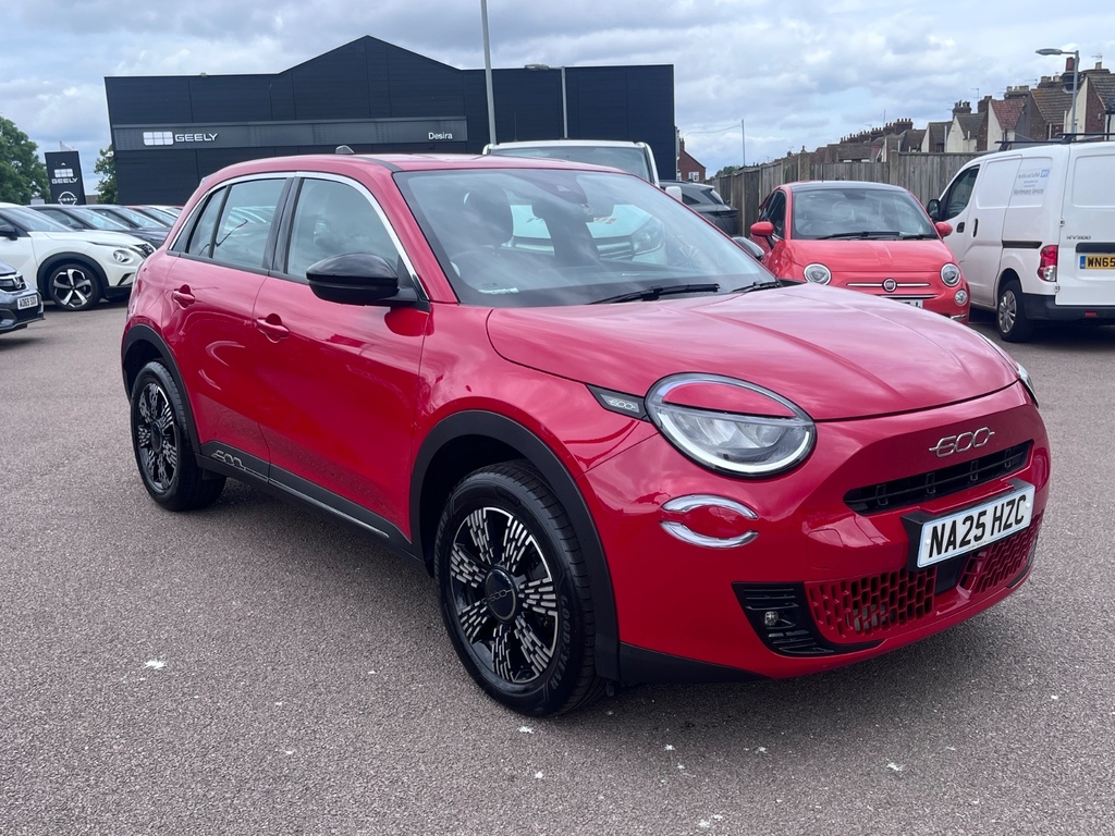 Fiat 600 1.2 Hybrid 48V Edct-6 NA25HZC Red