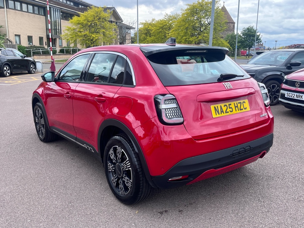 Fiat 600 1.2 Hybrid 48V Edct-6 NA25HZC Red #4