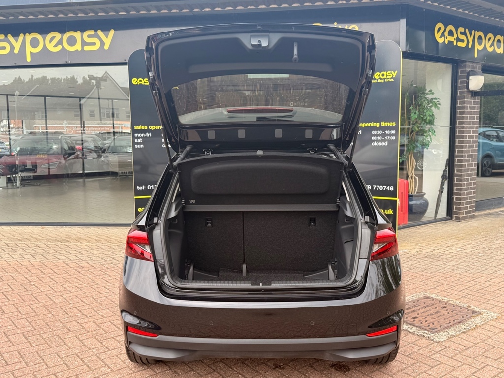 Skoda Fabia 1.0 Tsi 116 Se L Dsg PX74NTA Black #6