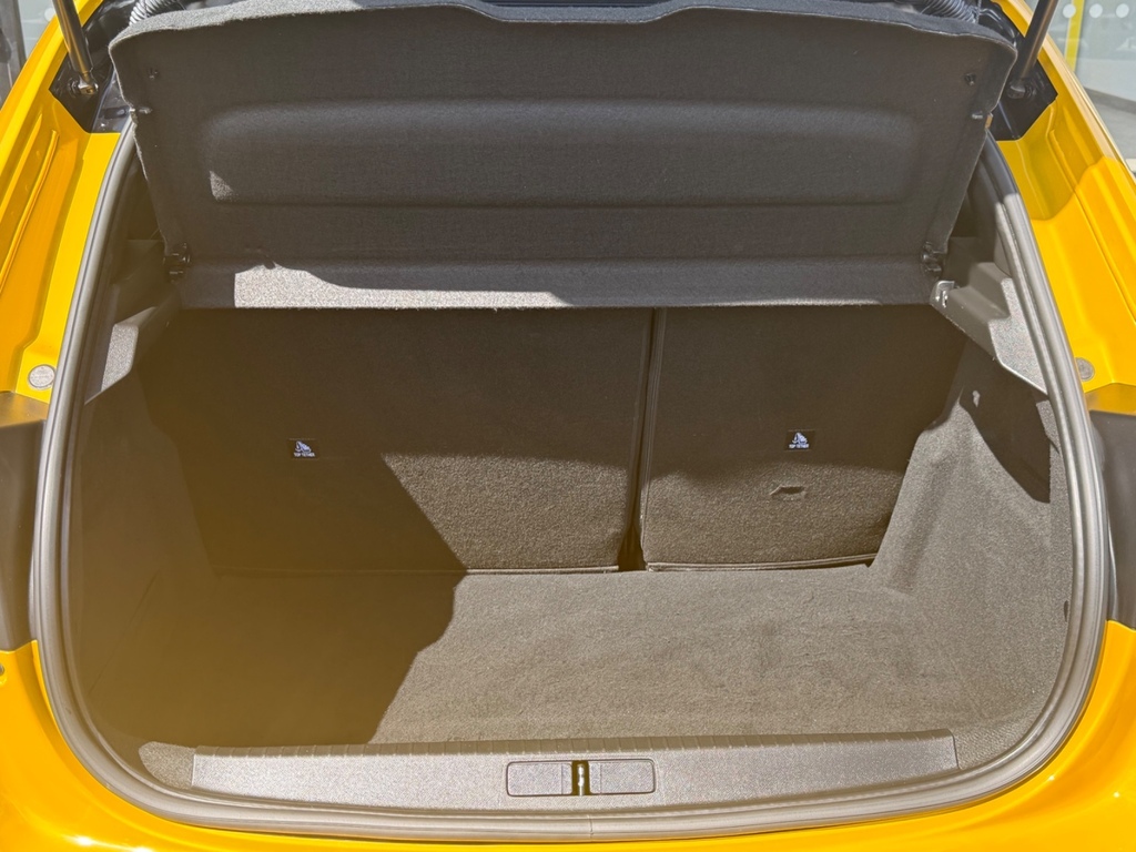 Peugeot 208 1.5 Bluehdi 100 Gt BC72AEE Yellow #4