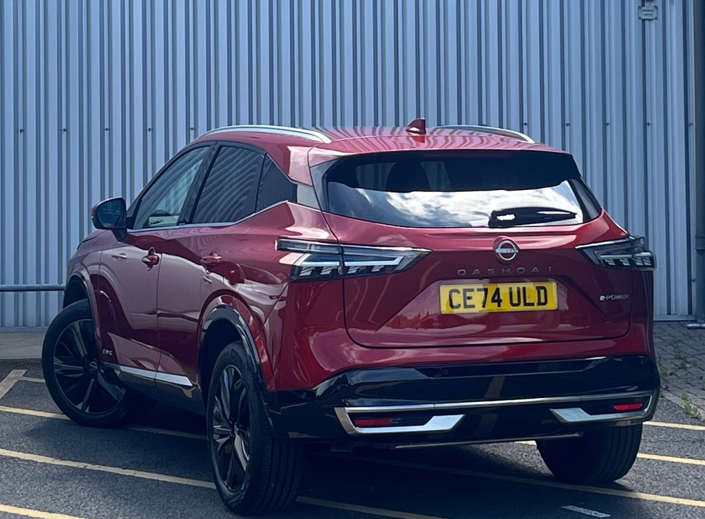 Nissan Qashqai 1.5 E-power Tekna CE74ULD Red #2