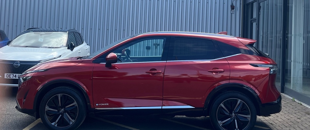 Nissan Qashqai 1.5 E-power Tekna CE74ULD Red #3