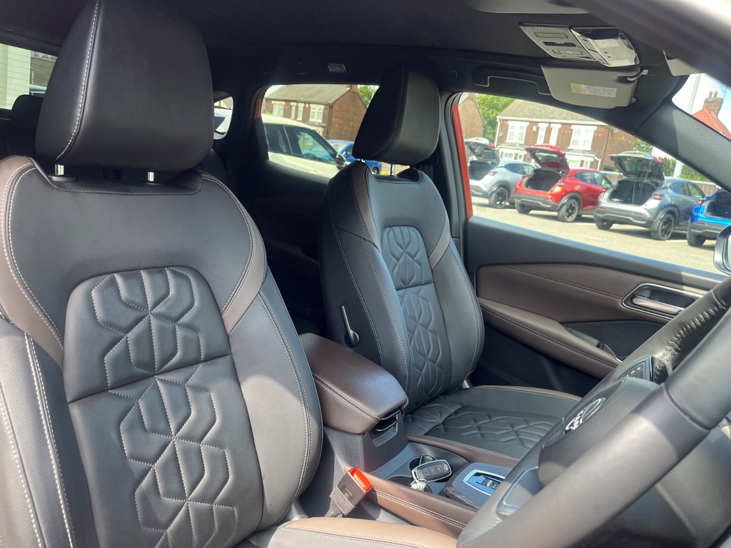 Nissan Qashqai 1.5 E-power Tekna CE74ULD Red #5