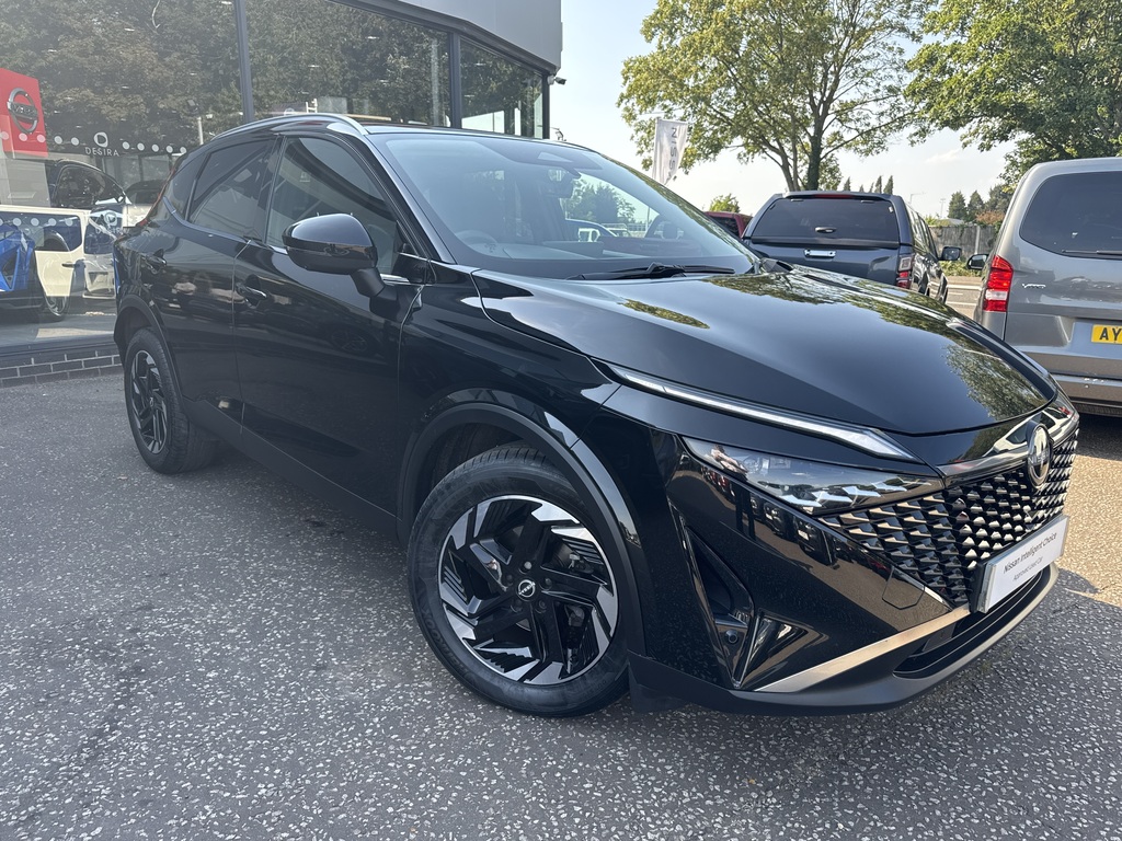 Nissan Qashqai 1.3 Dig-t Mh N-connecta Black