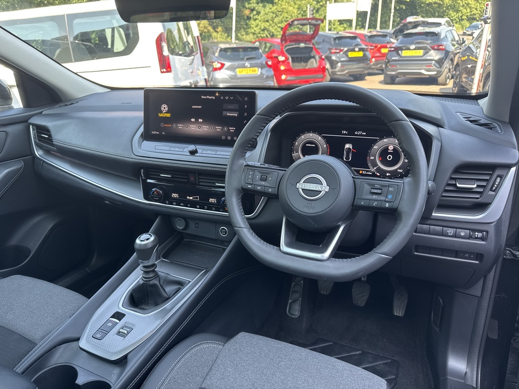 Nissan Qashqai 1.3 Dig-t Mh N-connecta ISZ7185 Black #3