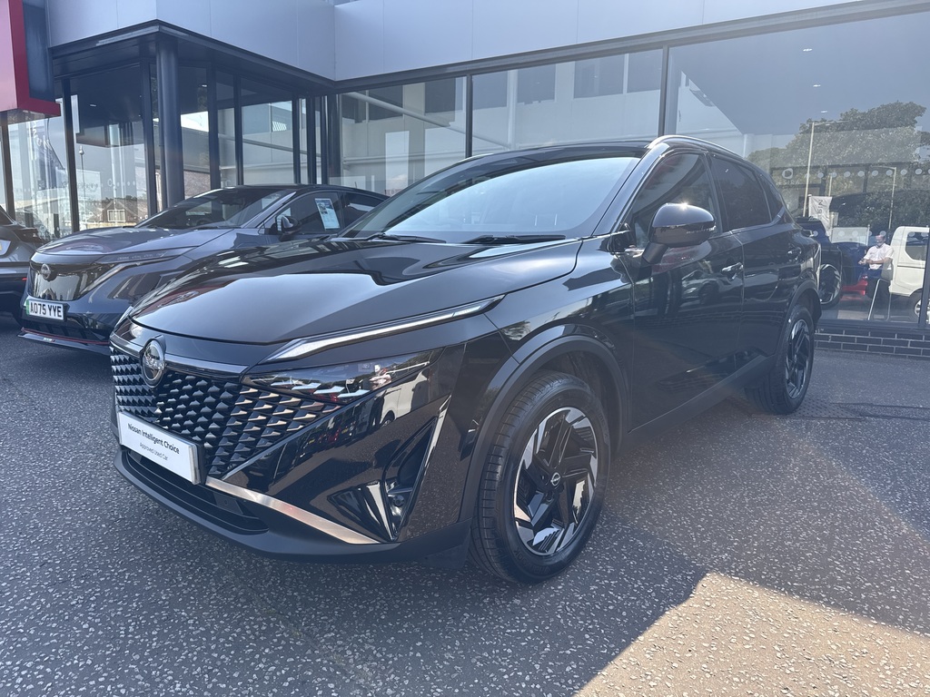 Nissan Qashqai 1.3 Dig-t Mh N-connecta ISZ7185 Black #4