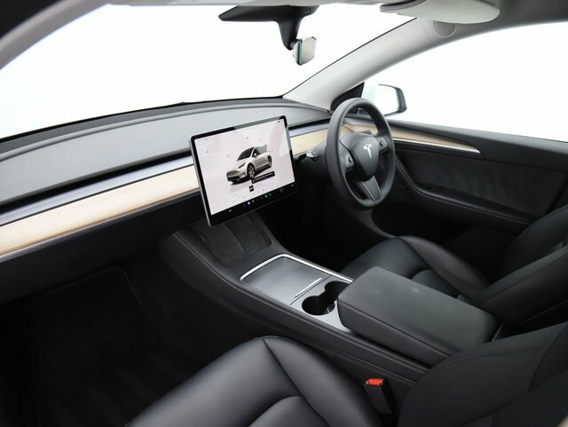 Tesla Model Y Dual Motor Long Range White