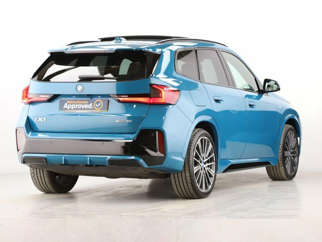 BMW iX1 30 66.5Kwh M Sport Blue #6