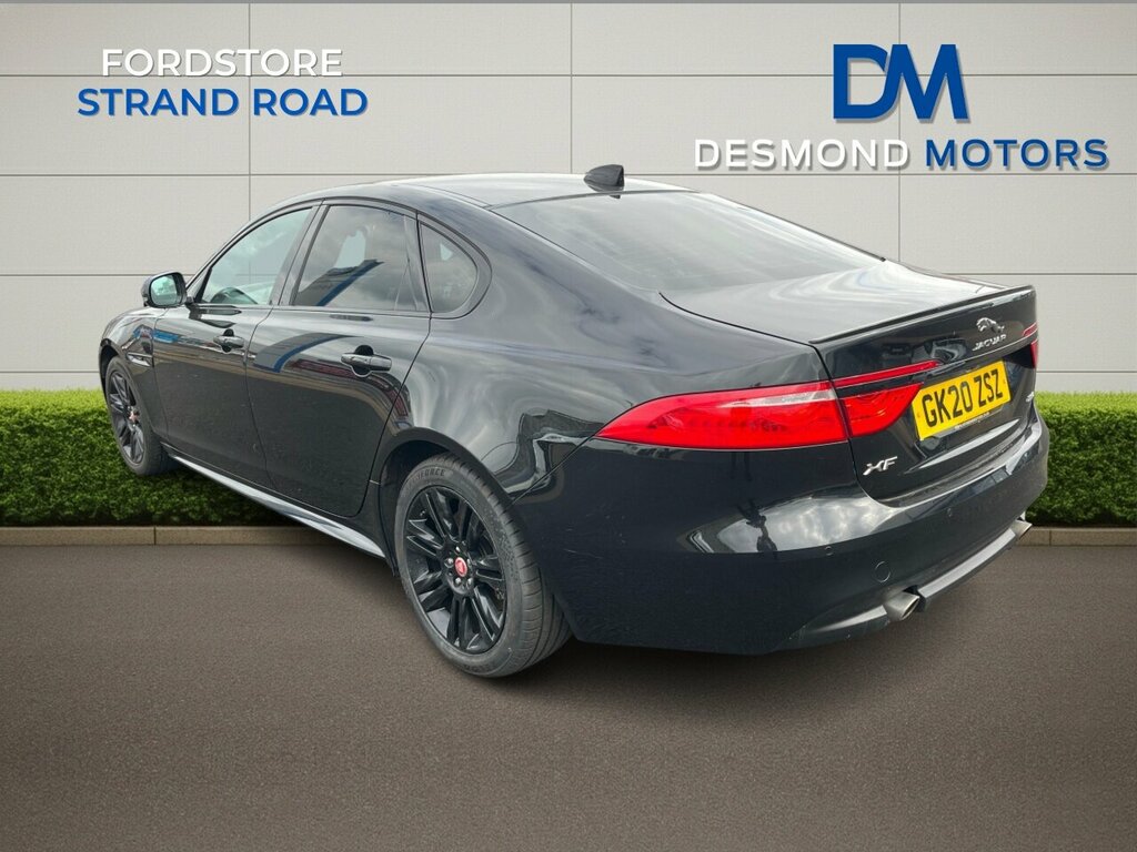 Jaguar XF Chequered Flag Black