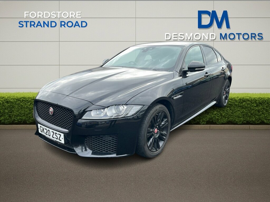 Jaguar XF Chequered Flag Black #5