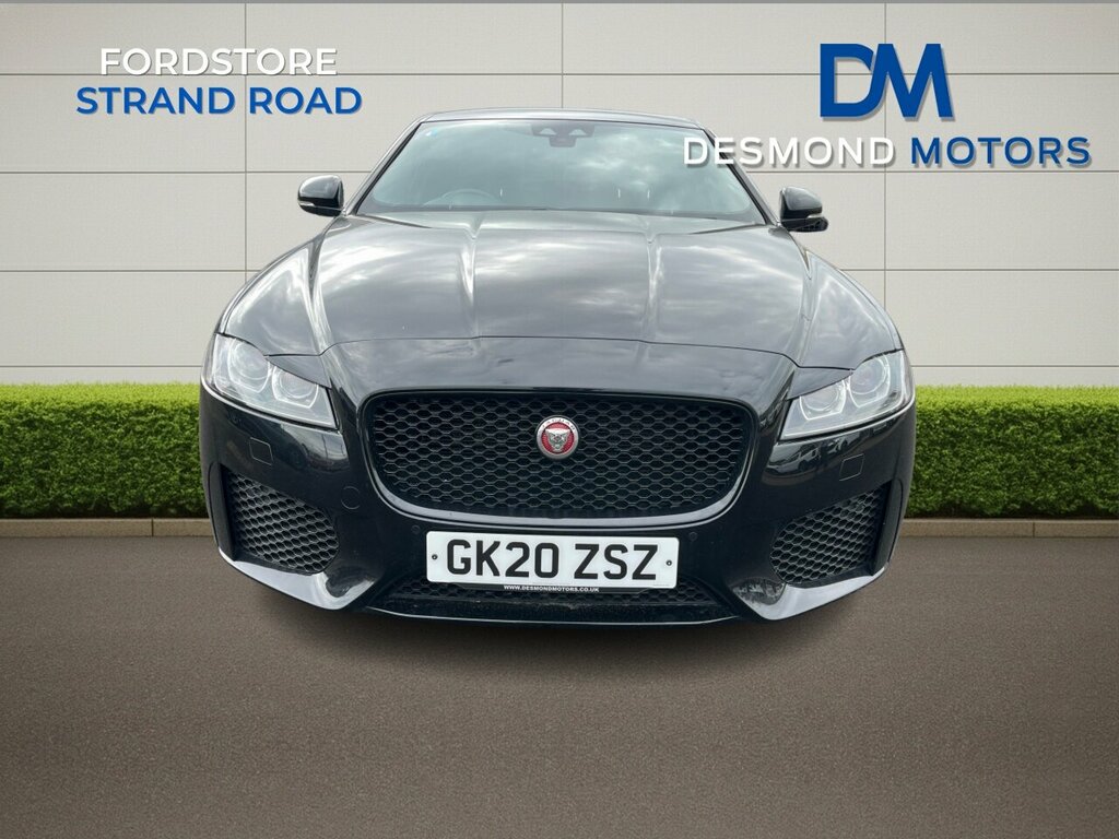 Jaguar XF Chequered Flag Black #2