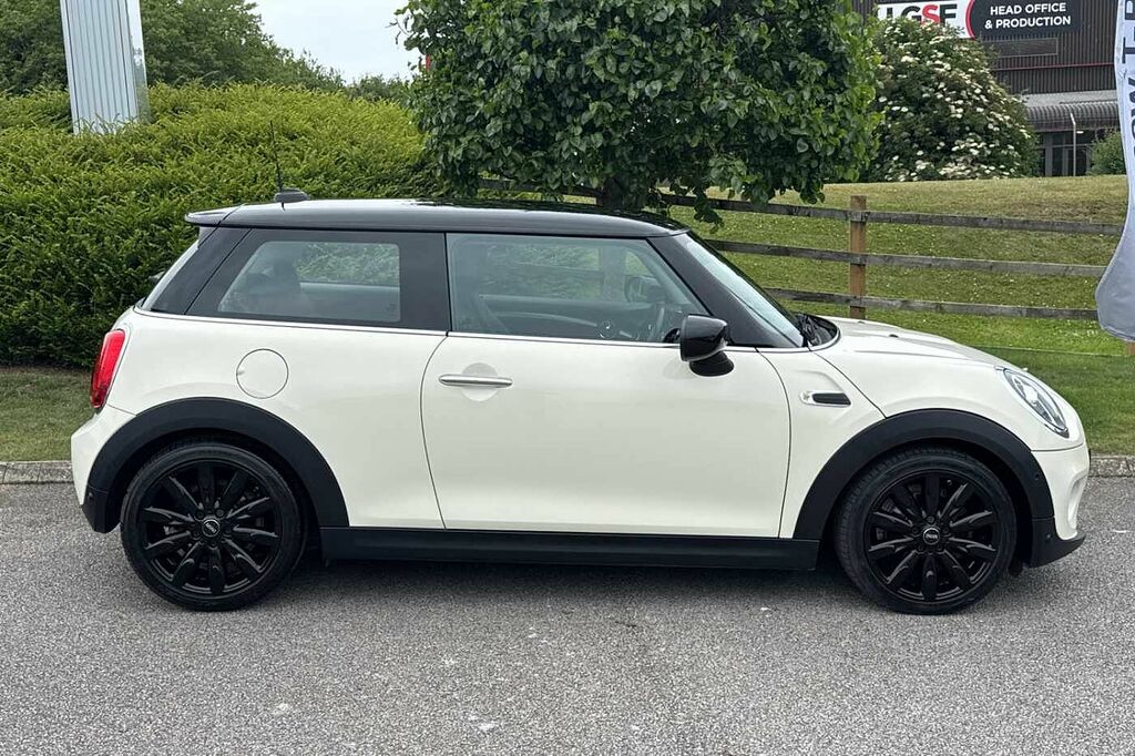 Mini Countryman 1.5 134Bhp Series II FY70KHH White #4