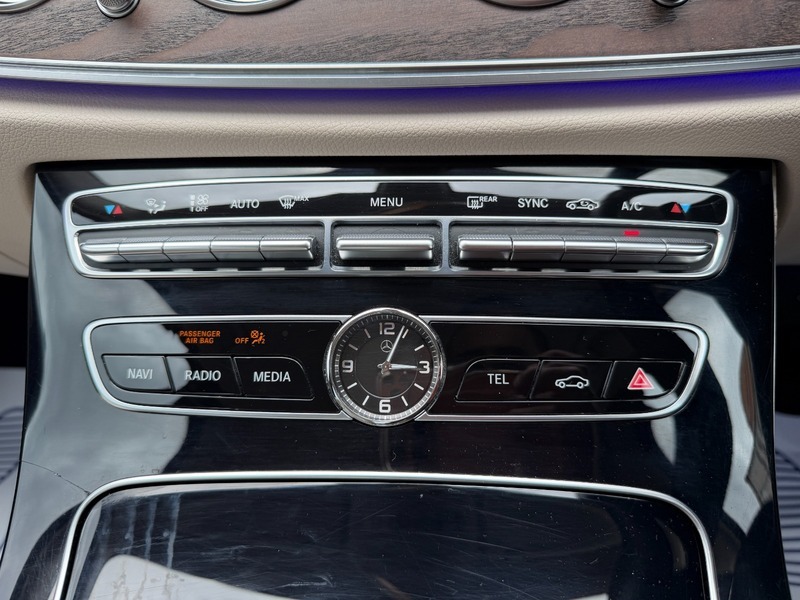 Mercedes-Benz E Class 2.1 E220d Amg Line Edition Coupe G-tron Silver #26