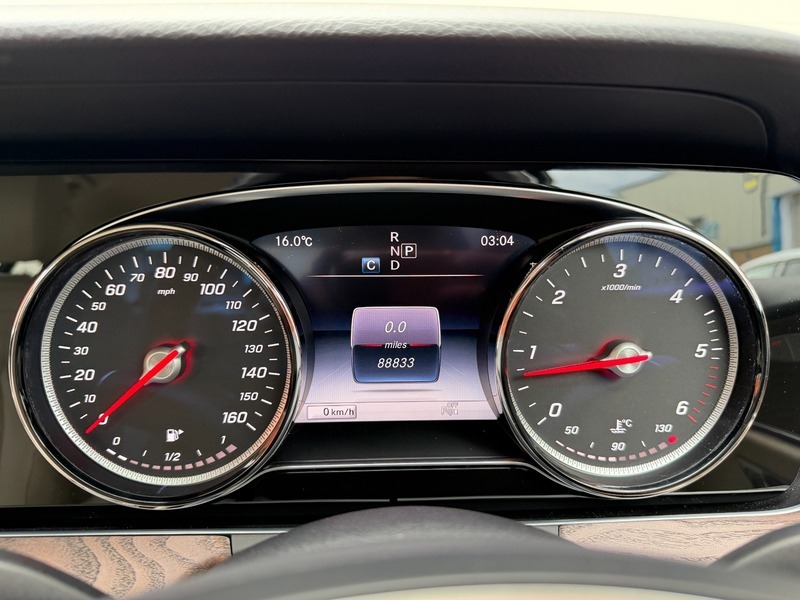 Mercedes-Benz E Class 2.1 E220d Amg Line Edition Coupe G-tron Silver #28