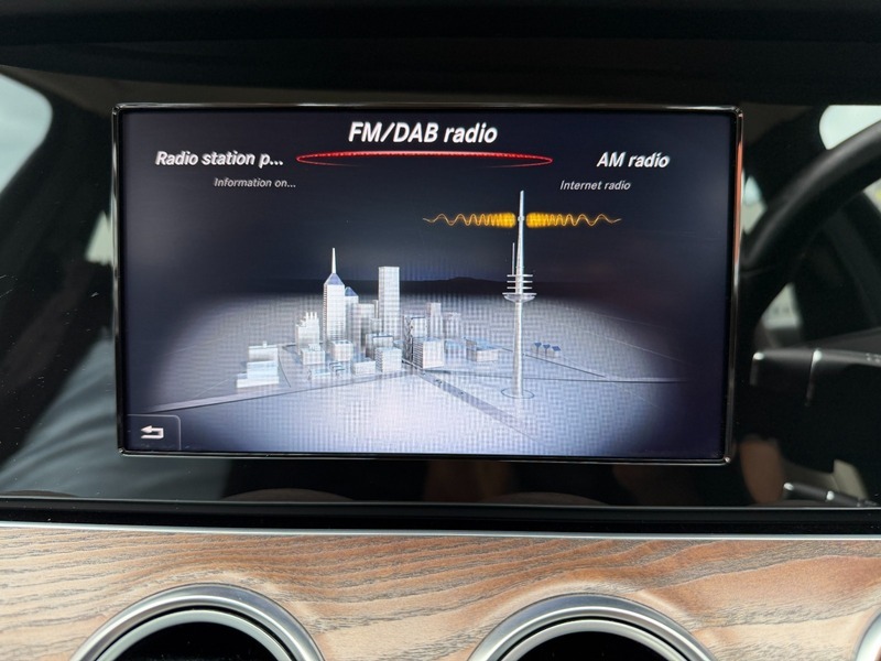 Mercedes-Benz E Class 2.1 E220d Amg Line Edition Coupe G-tron Silver #21