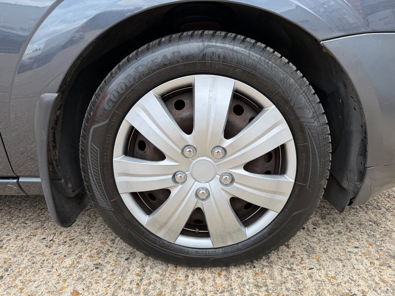 Ford Mondeo Ghia Tdci Silver #23