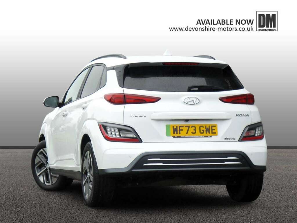 Hyundai Kona Premium White #2
