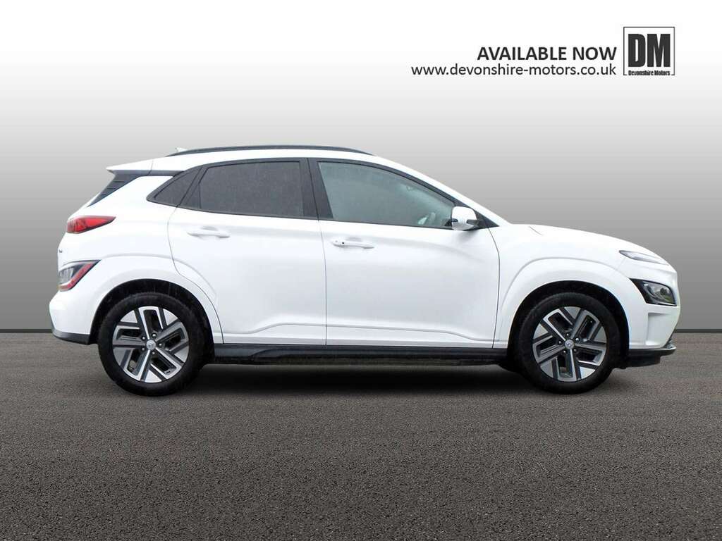 Hyundai Kona Premium White #3