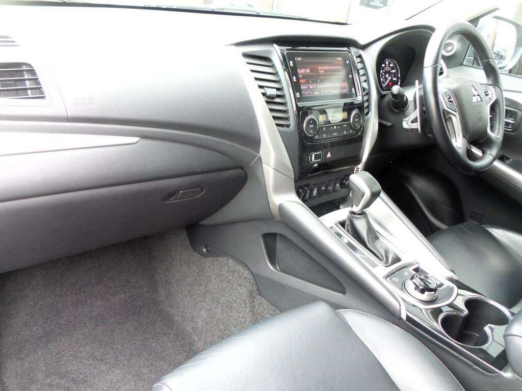 Mitsubishi Shogun Sport Estate Grey #5