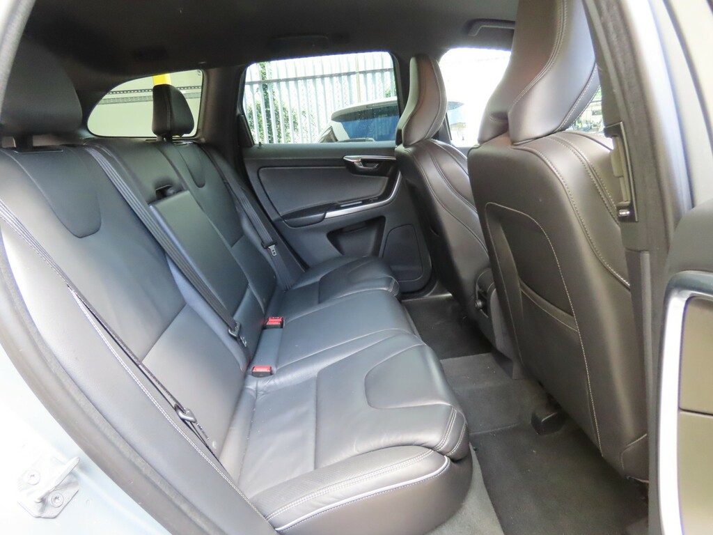 Volvo XC60 2017 67 2.4 Blue #10