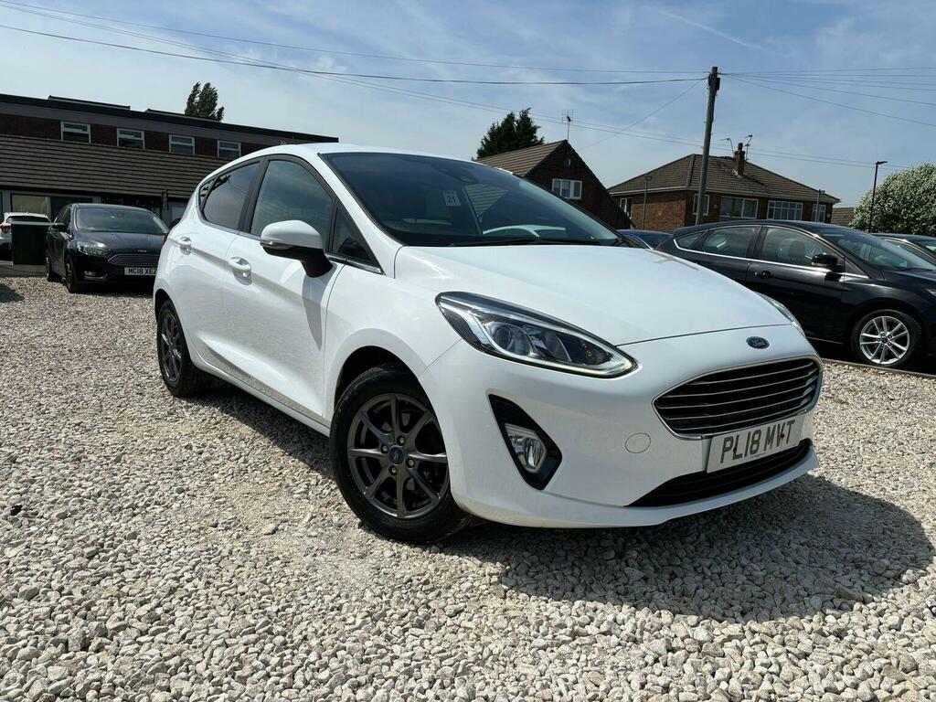 Ford Fiesta Hatchback 1.1 Ti-vct Zetec Euro 6 Ss 2018 White