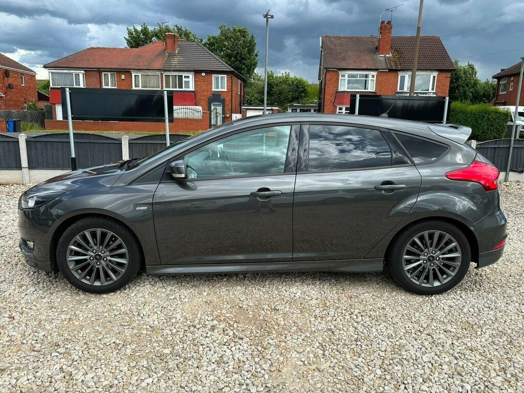 Ford Focus Hatchback 1.0T Ecoboost St-line Euro 6 Ss YO18UPB Grey #4