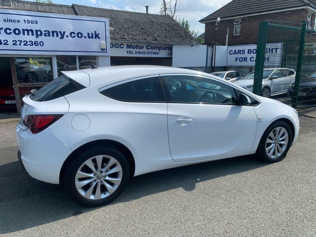 Vauxhall Astra GTC 2.0 Cdti Sri Euro 5 White #6