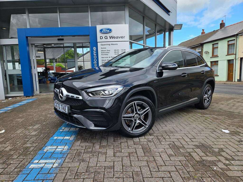 Mercedes-Benz GLA Class 250 Exclusive Edition Black