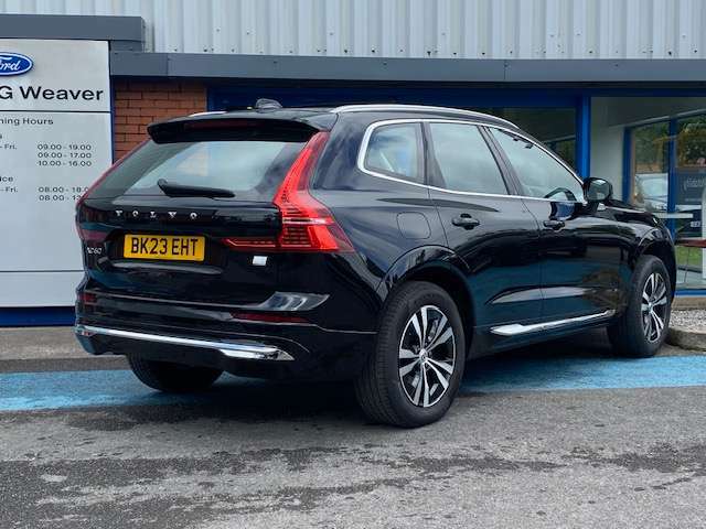 Volvo XC60 Core T6 Recharge Awd Black #4