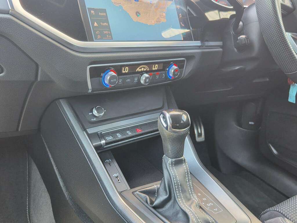 Audi Q3 35 Tfsi Sport S Tronic Blue #26