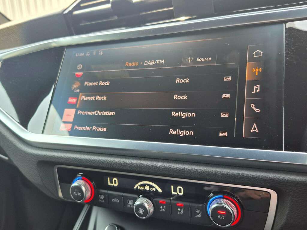 Audi Q3 35 Tfsi Sport S Tronic Blue #33