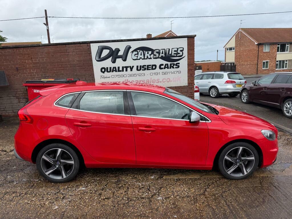 Volvo V40 2.0 D2 R-design Nav Euro 6 S S KM65KKP Red #3