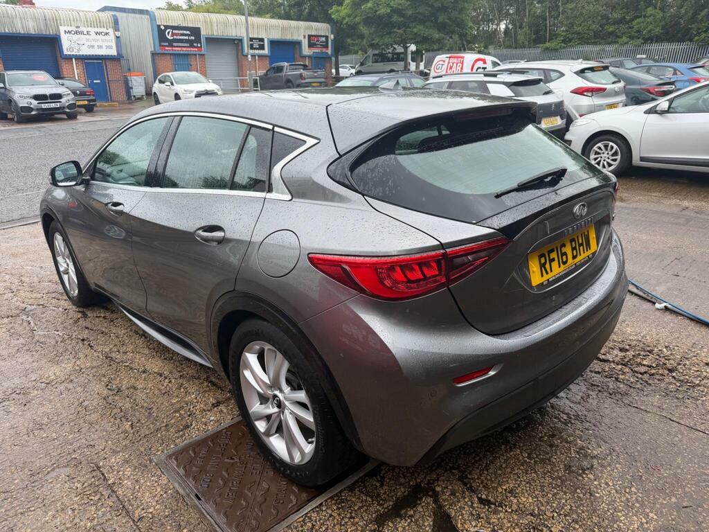 Infiniti Q30 Hatchback Grey #8