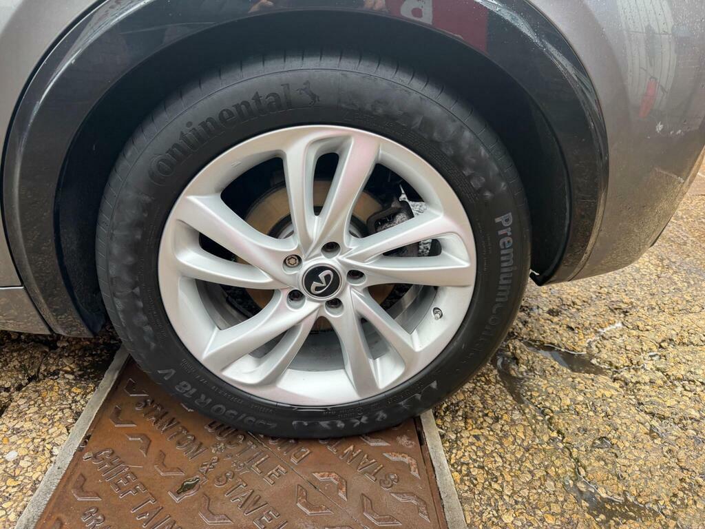 Infiniti Q30 Hatchback Grey #14