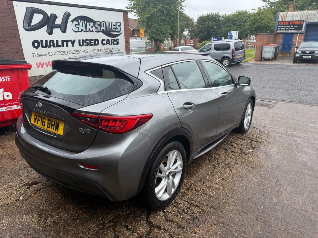 Infiniti Q30 Hatchback Grey #9