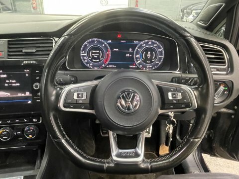 Volkswagen Golf 2.0 Tdi Bluemotion WM17JKV Black #5