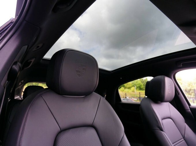 Porsche Cayenne V6 E-hybrid 25.9Kwh Tiptronics Euro 6 CN75UDV Black #2
