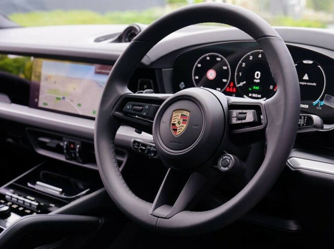 Porsche Cayenne V6 E-hybrid 25.9Kwh Tiptronics Euro 6 CN75UDV Black #4