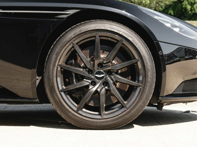 Aston Martin DB11 V8 Euro 6 Black #4