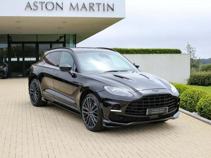 Aston Martin DBX V8 Euro 6 Black
