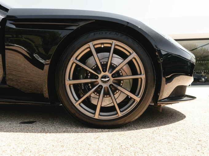 Aston Martin DB11 V8 Euro 6 Black #4