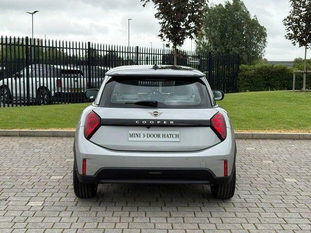 Mini Hatch 1.5C Classic Steptronic Euro 6 Silver #5