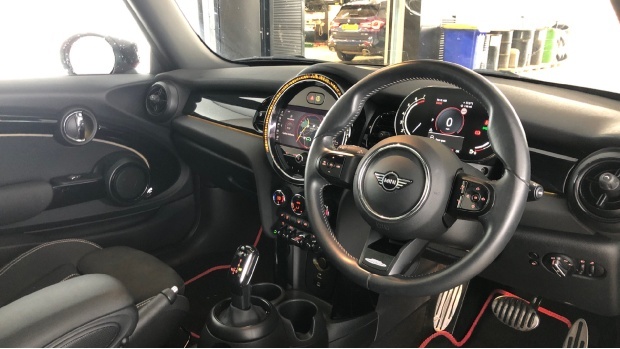 Mini Hatch Cooper Sport Steptronic Euro 6 LM23DFE Red #6
