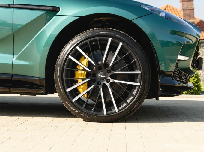 Aston Martin DBX V8 Euro 6 KU75YDO Green #4
