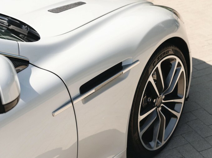 Aston Martin DBS Dbs V12 22 Black #17