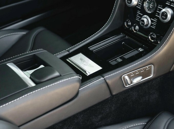 Aston Martin DBS Dbs V12 22 Black #31