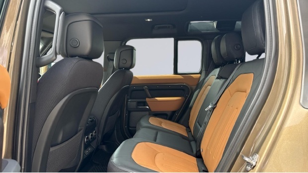 Land Rover Defender 110 D300 Mhev X Euro 6 WN23ZSO #5